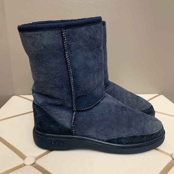 Vintage ugg boots - Picture 1 of 8